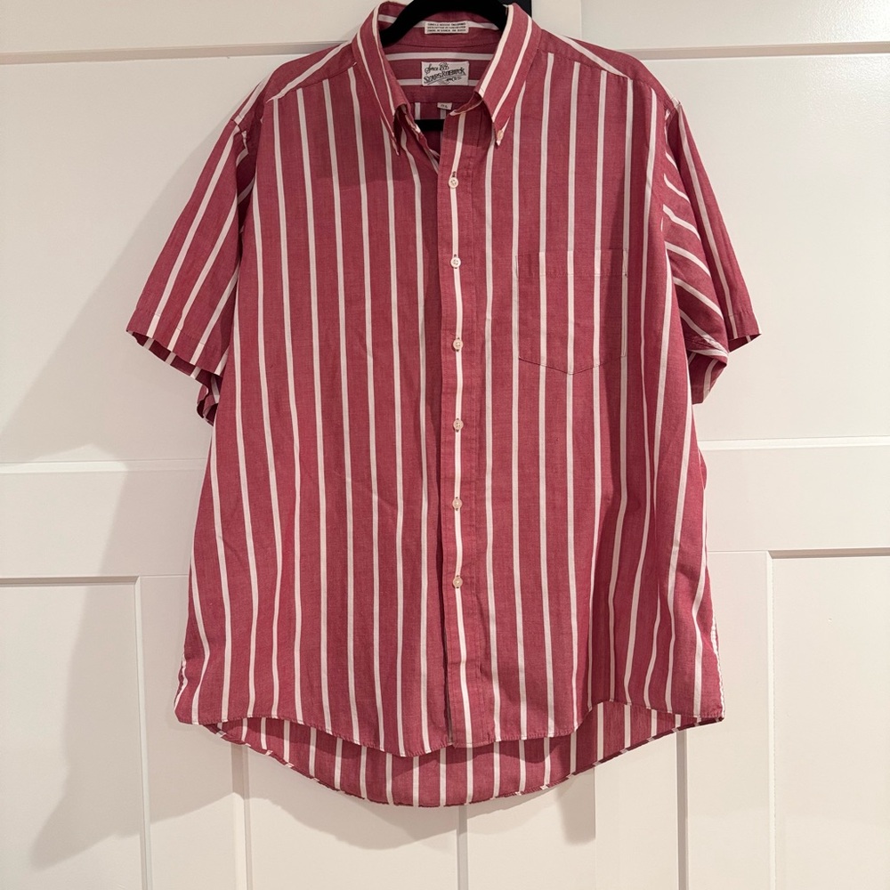 Vintage Red‎ and White Striped Men's Shirt